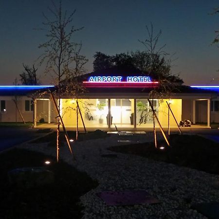 Airport-Hotel Mauregard Eksteriør billede